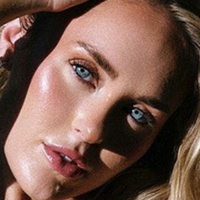 Abby Oneill Meztelen