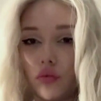 Adelaidestuever Meztelen