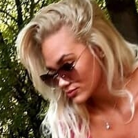 adinaa99 Meztelen