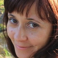 Adrienne Pierce Meztelen