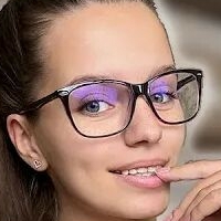Aliabova Meztelen