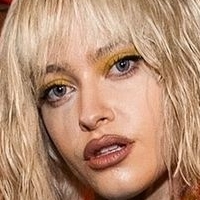 Alice Chater Meztelen