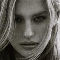 Alice Cornish Meztelen