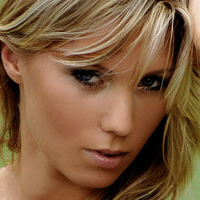 Alice Meztelen