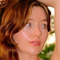 Alison Rouge Meztelen