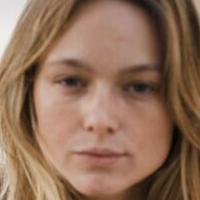 Anais Garnierbe Meztelen