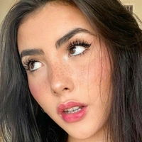 Andrea Alexandra Meztelen