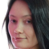 Anna Levina Meztelen