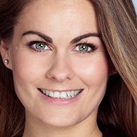 Anna Scharl Meztelen