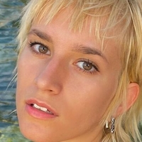 Anni Baumann Meztelen