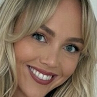 Annie Knight Meztelen