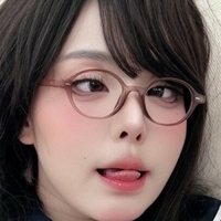 Aoiusagi2000 Meztelen