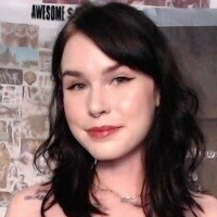 April Arson Meztelen