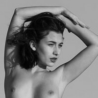 aramacamelia Meztelen