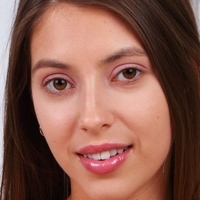 Avery Nona Meztelen