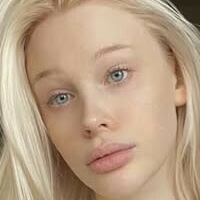 Avrora Meey Meztelen