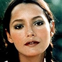 Barbara Carrera Meztelen