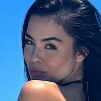 Beatriz Michelle Meztelen