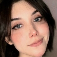 Beth Cast Meztelen