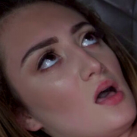 Britt James Meztelen