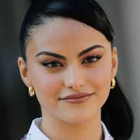 Camila Mendes Meztelen