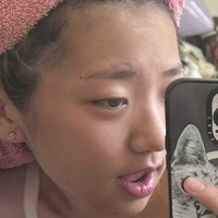 Catherineee.jpg Meztelen