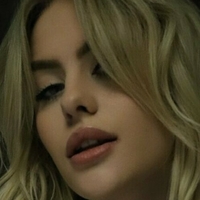 chlo_job Meztelen
