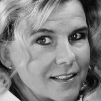 Christiane Heinrich Meztelen