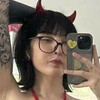 Claire Hado Meztelen