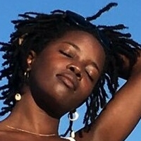 Clara Moneke Meztelen