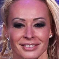 coraschumacher Meztelen