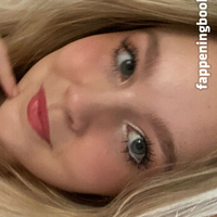 Courtney_36180 Meztelen