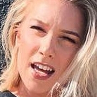 Courtney Miller Meztelen