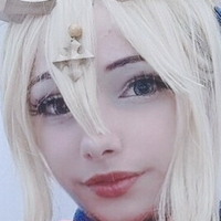 crystally Meztelen