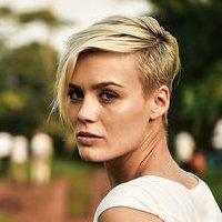 Dominique Rinderknecht Meztelen