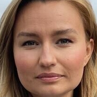 Ebba Busch Meztelen