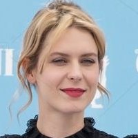 Elena Radonicich Meztelen