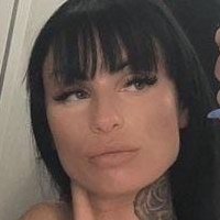 Elisa Albrich Meztelen