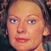 Elizabeth Hartmann Meztelen
