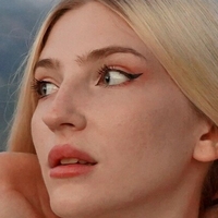 Emilia Milk Meztelen