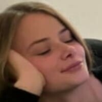 Emiliy Dreams Meztelen