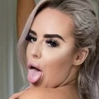 Emily James Ward Meztelen