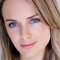 Emma Leonard Meztelen