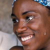 Esse Lawson Meztelen