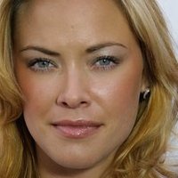 Evelyn Raess Meztelen