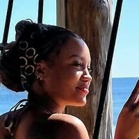 Exactly Essence Meztelen