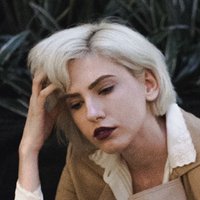 Gabriella Catherine Meztelen