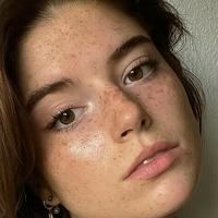 Hannah Stein Meztelen