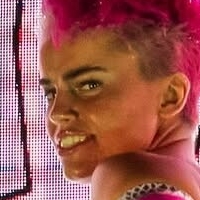 Harley Hudson Meztelen