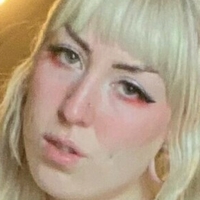 helloyelow Meztelen